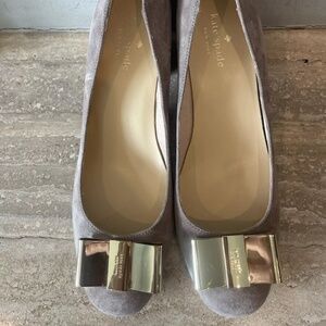 kate spade grey bow tie suede pumps Size 8